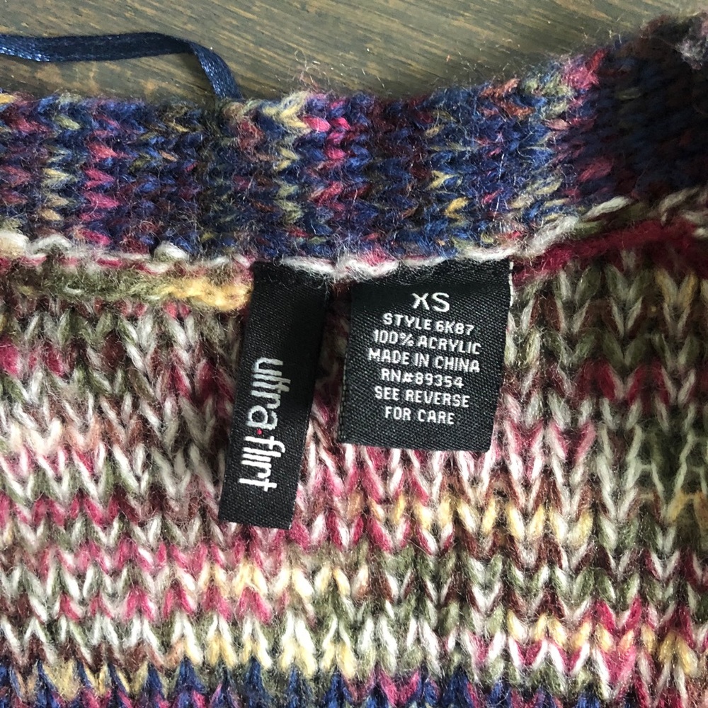 8 | Sweater | - Picture 3 of 3